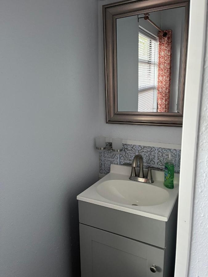 Single Room With Twin Bed On Private Property Eustis 外观 照片